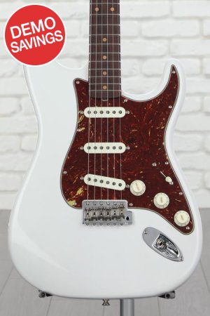 Photo of Fender Custom Shop Limited-edition Roasted Pine Stratocaster DLX Closet Classic Electric Guitar - White Blonde