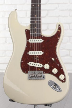 Photo of Fender Custom Shop Limited-edition Roasted Pine Stratocaster DLX Closet Classic Electric Guitar - Honey Blonde