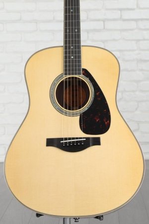 HD-28 Acoustic Guitar - Natural with Aging Toner - Sweetwater