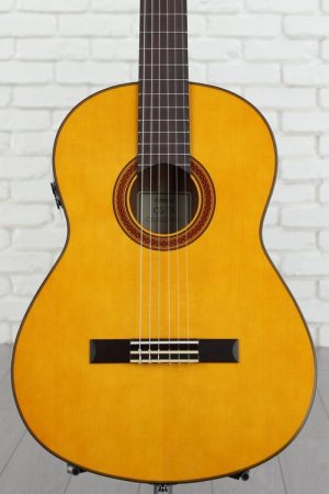 Yamaha Acoustic Guitars - Sweetwater