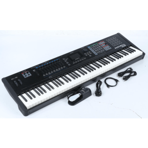 Kurzweil K2700 88-key Synthesizer Workstation