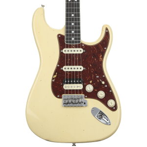 Fender Custom Shop Limited-edition '67 HSS Stratocaster Journeyman Relic - Aged Vintage White