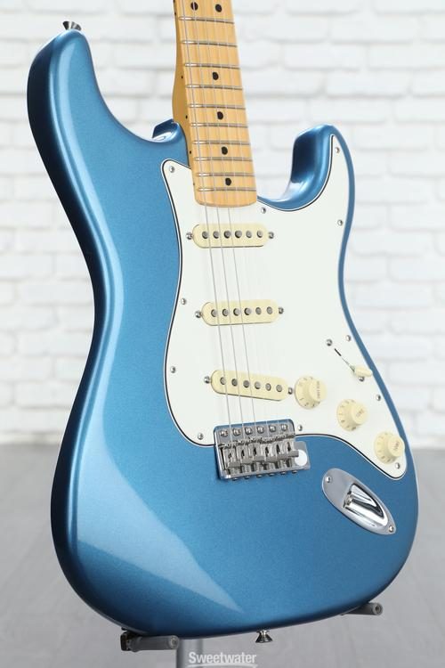 Fender American Vintage II 1973 Stratocaster Electric Guitar - Lake Placid  Blue