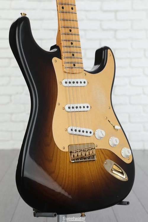 Fender Custom Shop Limited-edition '55 Hardtail Stratocaster Journeyman  Relic Electric Guitar - 2-color Sunburst