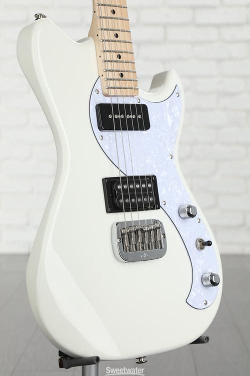 G&L Fullerton Deluxe Fallout Electric Guitar - Alpine White 