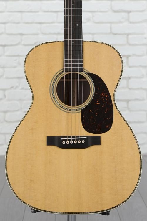 000-28 Acoustic Guitar - Natural - Sweetwater