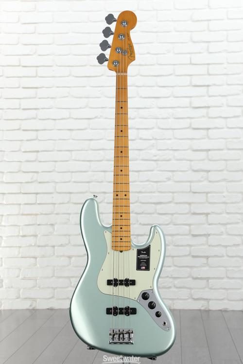 Fender jazz online bass sweetwater