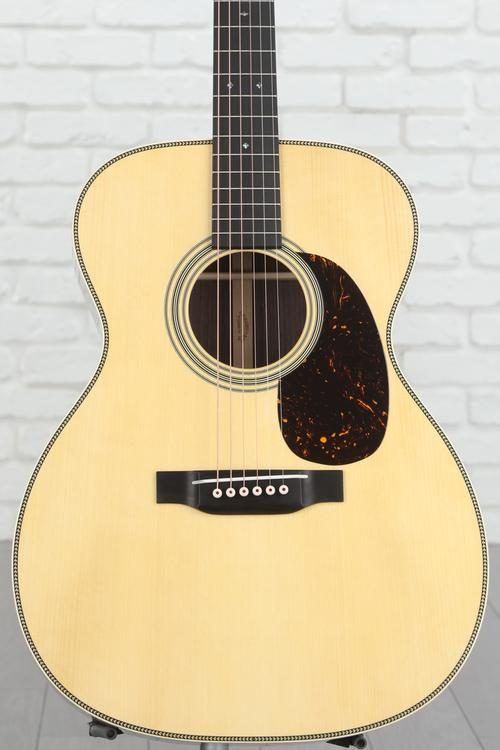 Martin Sweetwater Select 28 Style Herringbone 000 Acoustic Guitar with  Adirondack Top - Natural