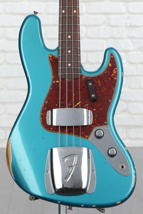 Limited-edition '60 Jazz Bass Relic - Aged Ocean Turquoise