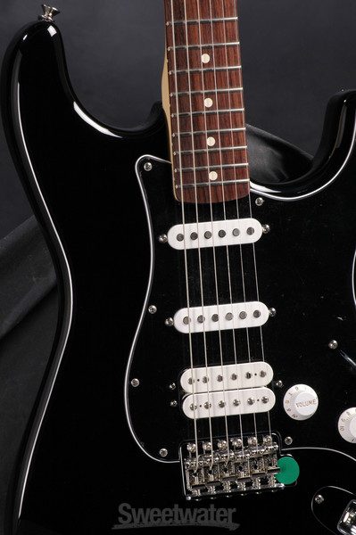 Fender Deluxe Fat Strat - Black | Sweetwater