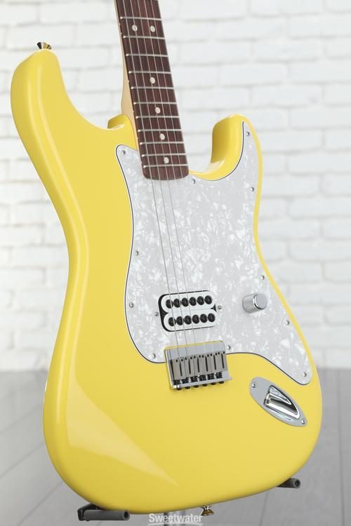 ギター Fender Tom Delonge Stratocaster Tom DeLonge Stratocaster® – Fender