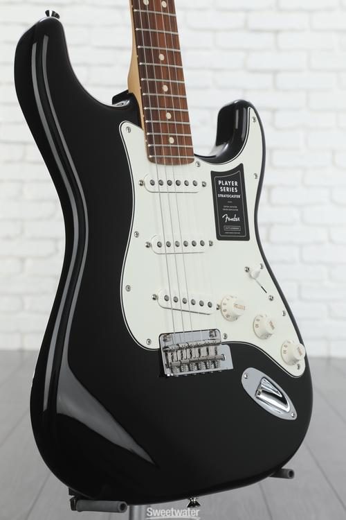 Fender Player Stratocaster - Black with Pau Ferro Fingerboard