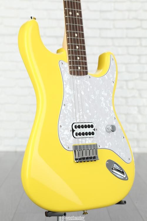 ギター Fender Tom Delonge Stratocaster Amazon.com: Fender Tom DeLonge Stratocaster Electric Guitar