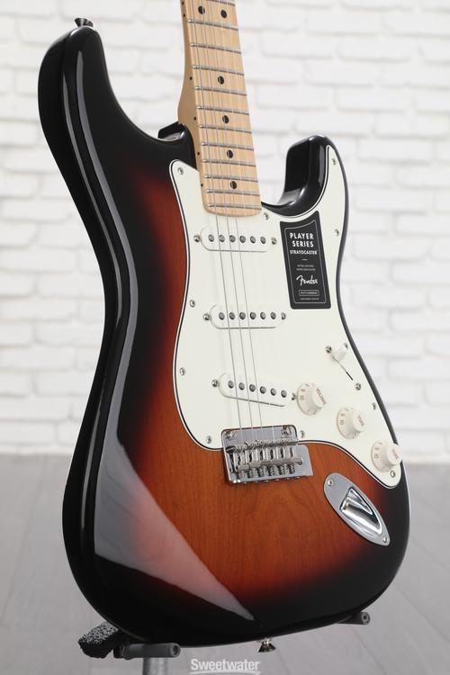 Fender Player Stratocaster - 3-Tone Sunburst with Maple