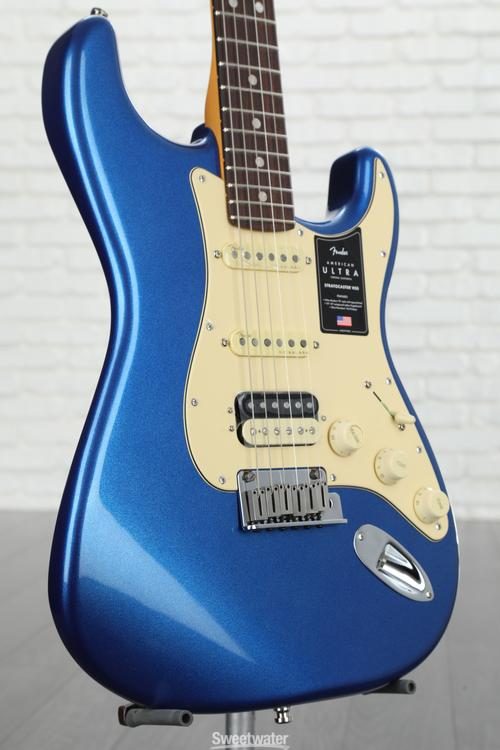 Fender American Ultra Stratocaster HSS - Cobra Blue with Rosewood