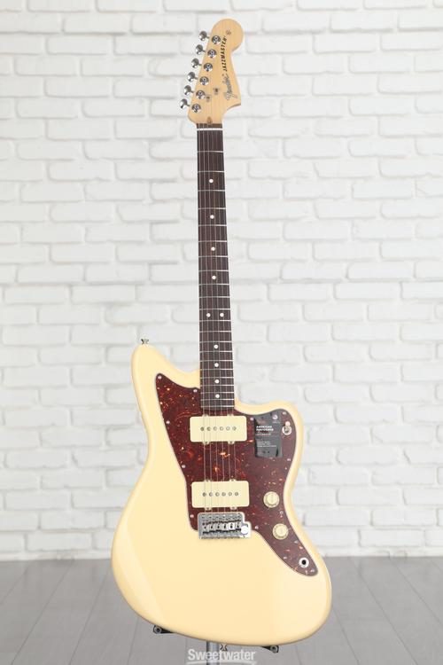 Fender deals jazzmaster sweetwater