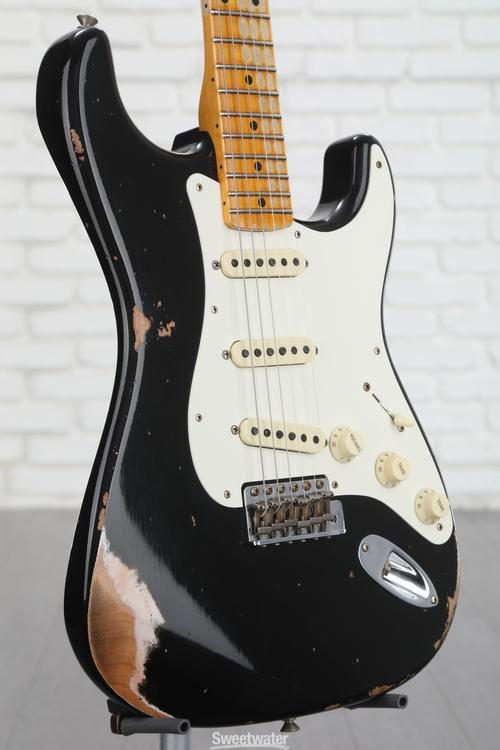 Relic on sale black strat