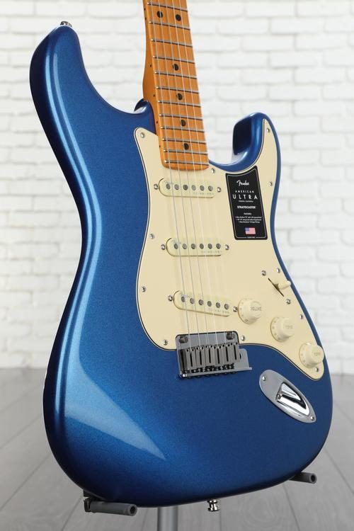 Fender American Ultra Stratocaster - Cobra Blue with Maple Fingerboard