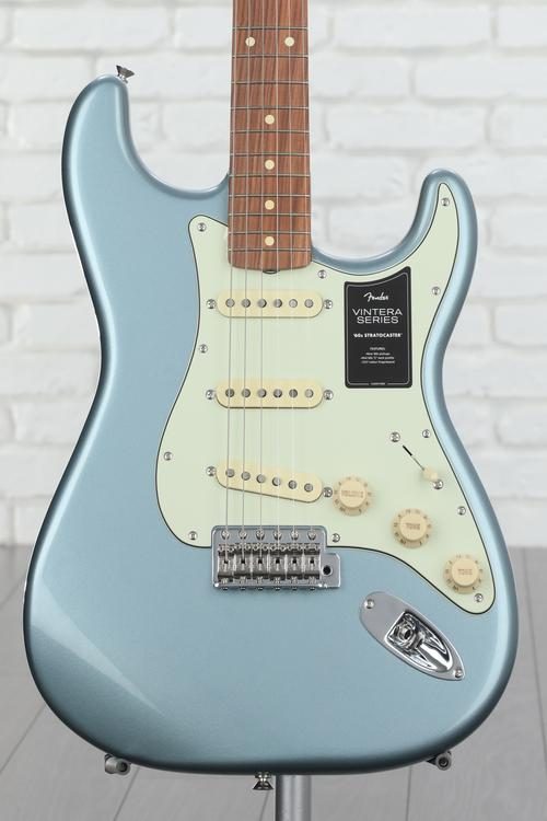 Fender Vintera '60s Stratocaster - Ice Blue Metallic