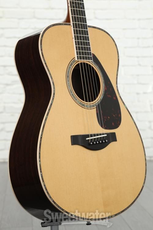 yamaha custom acoustic guitar