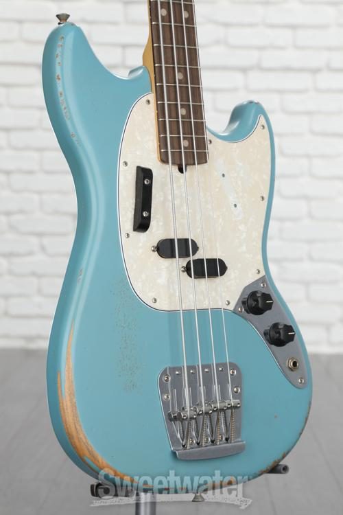 Fender JMJ Road Worn Mustang Bass - Faded Daphne Blue