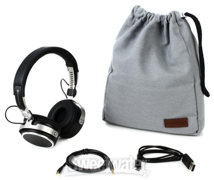 Beyerdynamic Aventho Wireless Closed-back Mobile Headphones with