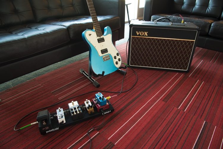 Sweetwater Mini Pedalboard Dream Package