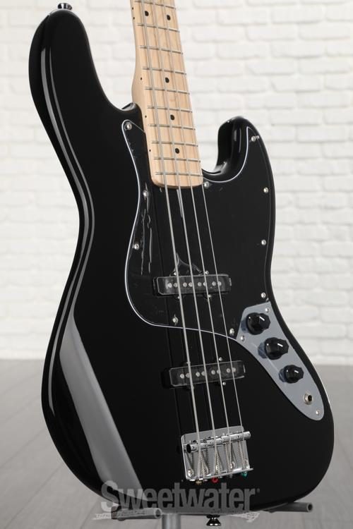 Squier Affinity Series Jazz Bass - Black with Maple Fingerboard