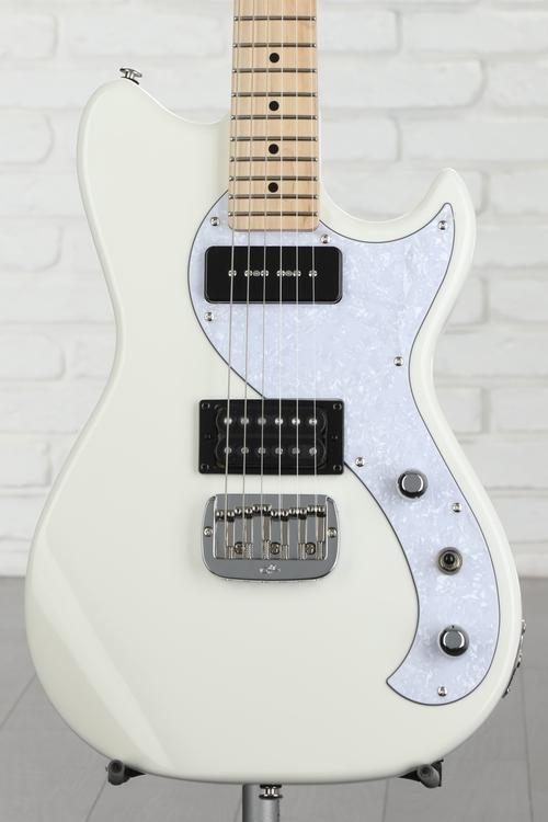 G&L Fullerton Deluxe Fallout Electric Guitar - Alpine White