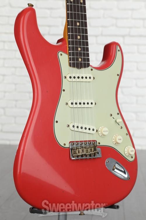 Fremhævet Ved lov venstre Fender Custom Shop Limited Edition '62/'63 Strat Journeyman Relic Electric  Guitar - Aged Fiesta Red | Sweetwater