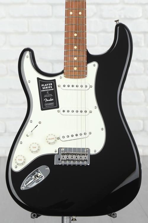 Player　Fin・・・-　Fender　Pau　Left-Handed，　エレキギター　Stratocaster　Ferro