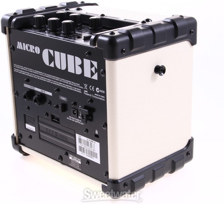 Roland Micro Cube-W - White | Sweetwater