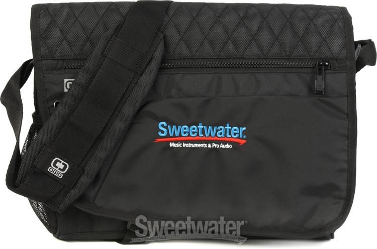 Sweetwater Logo CamelBak Chute Mag 32 oz. Water Bottle