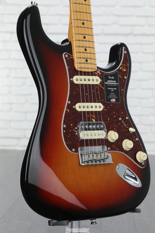 Fender Player Strat HSS with Maple Fingerboard - 3-Color Sunburst