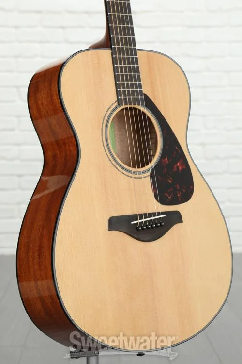 Yamaha FS800 Concert Acoustic Guitar - Natural