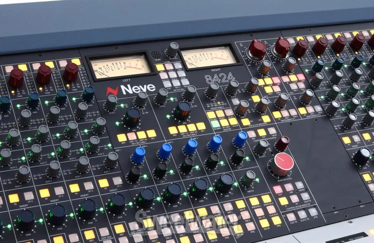 Neve 8424 24-channel Analog Mixing Console - Motorized Faders