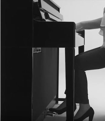 Yamaha Clavinova CLP-675 Digital Upright Piano with Bench