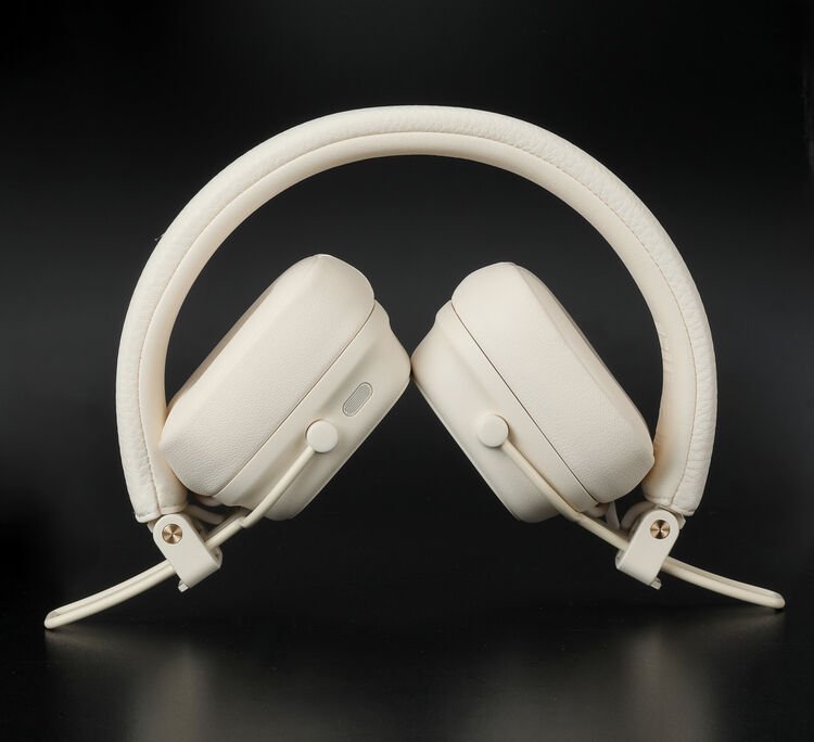 Marshall Major V ワイヤレスヘッドフォン ホワイト Marshall Major V Headphones with Bluetooth - Cream | Sweetwater
