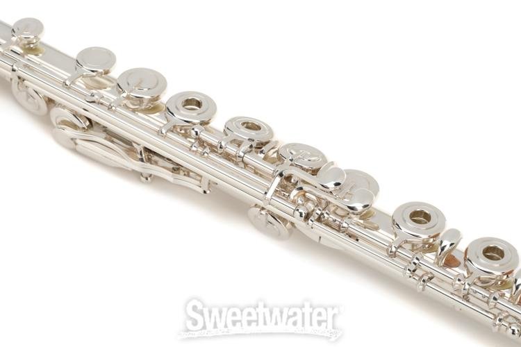Yamaha YFL-677H Professional Flute - C# Trill Split E And Gizmo Key