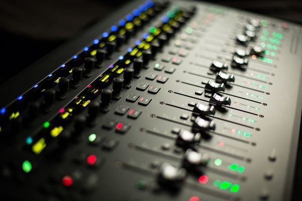 Avid S3 EUCON Desktop Control Surface | Sweetwater