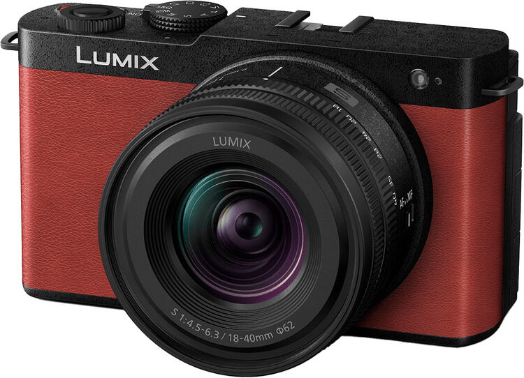 Panasonic Lumix DC-S9 Camera Kit with 18-40mm F4.5-6.3 Lens