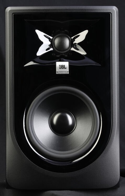 JBL 305P MkII 5-inch Powered Studio Monitor | Sweetwater