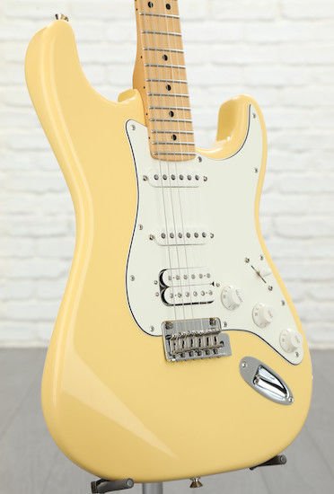 Fender Player Stratocaster HSS - Buttercream with Maple 