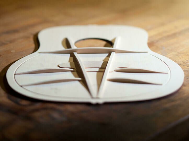 Taylor 324ce Left-handed Acoustic-electric Guitar - Tobacco