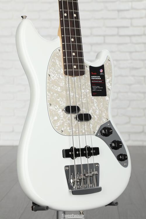 Fender American Performer Mustang Bass - Arctic White with Rosewood  Fingerboard