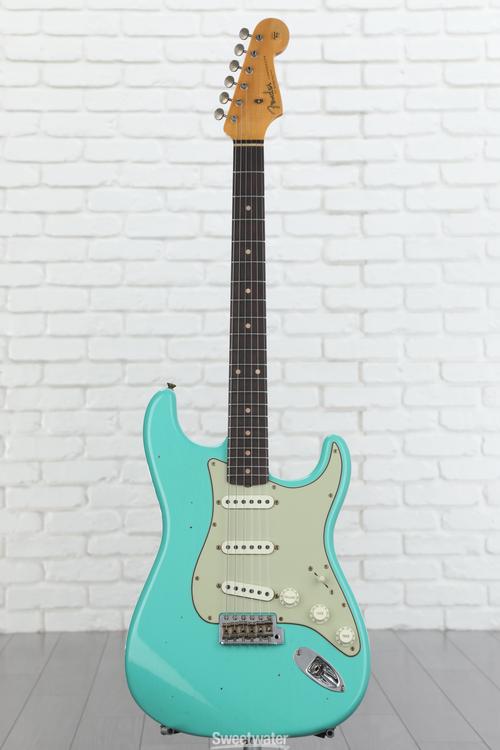 Fender Plaque '62 Stratocaster 11 trous mint green