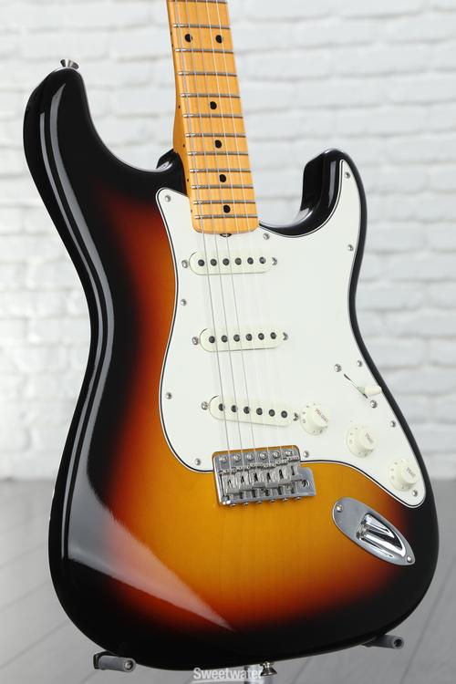 Fender Custom Shop 1962 Vintage Custom Stratocaster - 3-Color Sunburst
