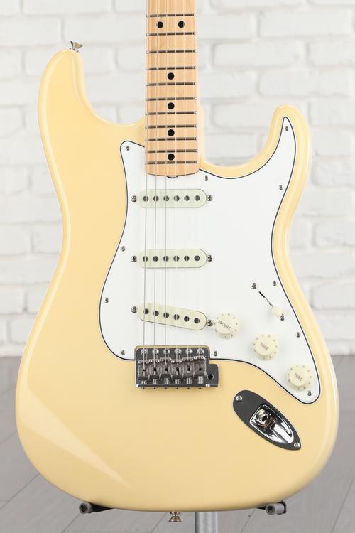 Fender Custom Shop '68 Stratocaster Dlx Closet Classic Maple Electric  Guitar - Aged Vintage White