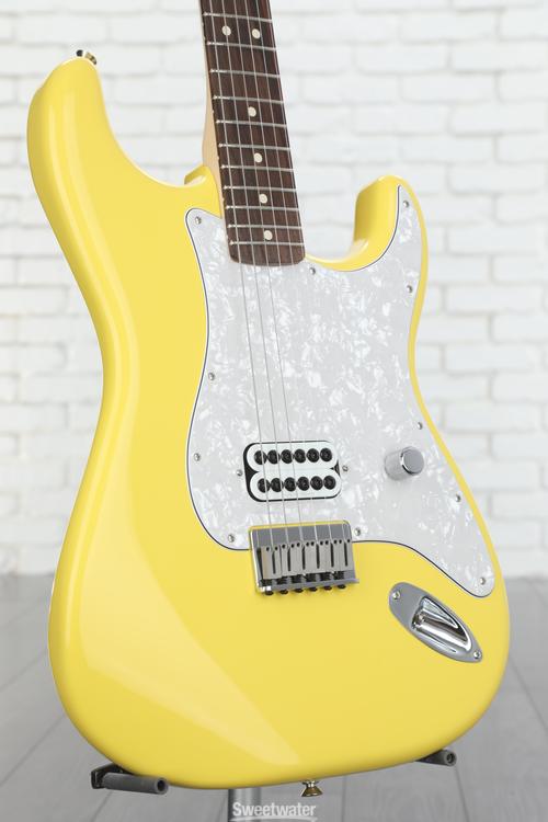 Fender Tom DeLonge Stratocaster Electric Guitar - Graffiti Fender Tom DeLonge Stratocaster Electric Guitar - Graffiti
