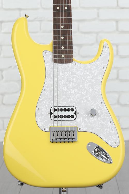ギター FENDER STRATOCASTER tom delonge Amazon.com: Fender Tom DeLonge Stratocaster Electric Guitar